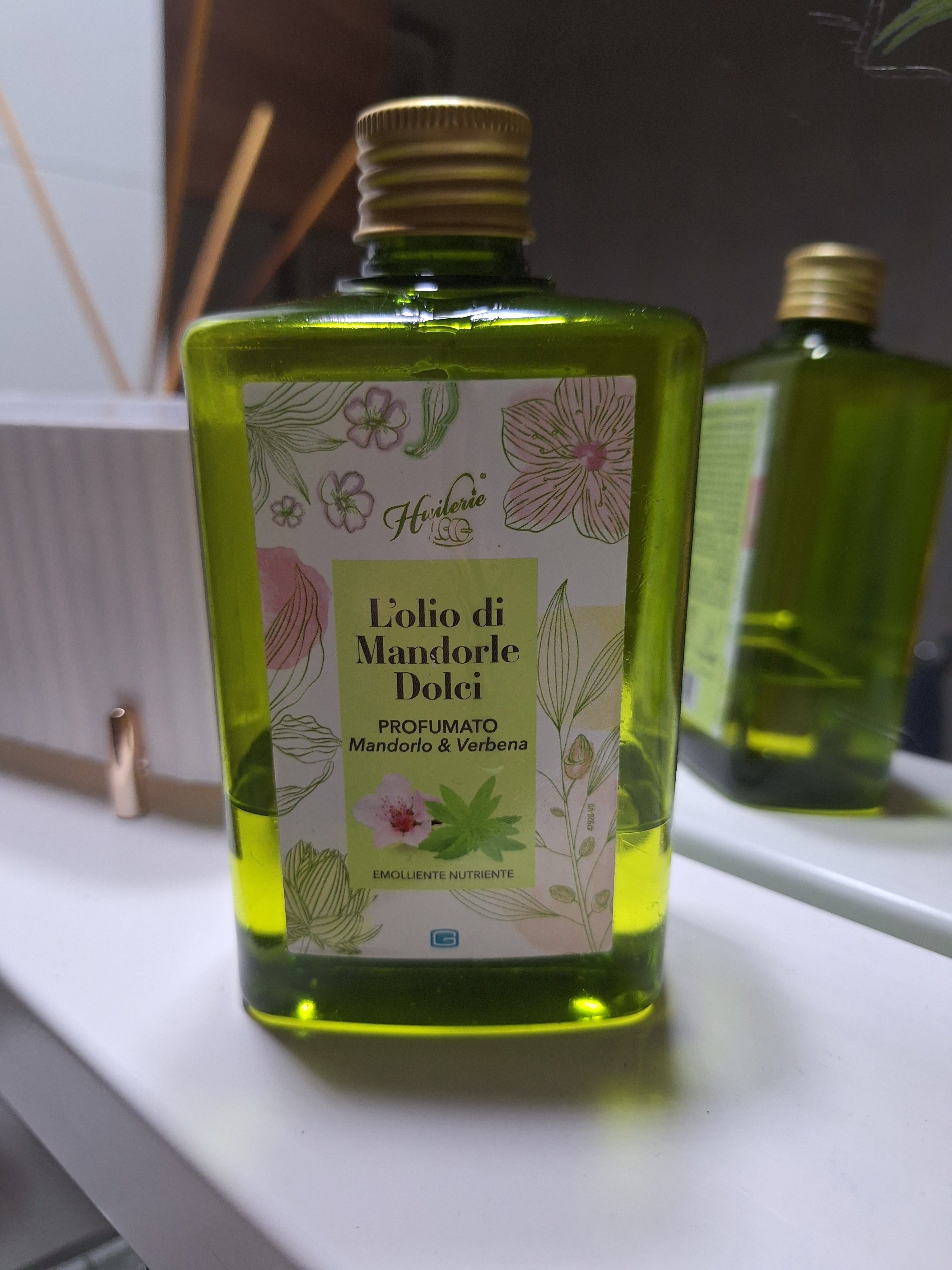 Huilerie Olio Alle Mandorle Dolci 6AD9 Mandorlo Verbena 300 Ml