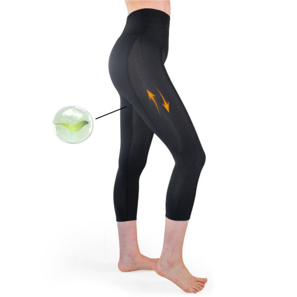 Leggings Pinocchietto Air Contro la cellulite*, tecnologia Micromesh per una traspirabilità di livello superiore, modello contenitivo
Tecnologia Fibramar® con Alghe Marine Guam® microincapsulate e i benefici dei F.I.R
Made in Italy